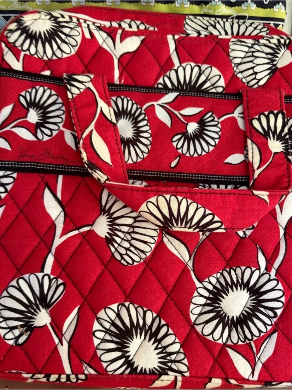 Vera Bradley deco daisy makeup case